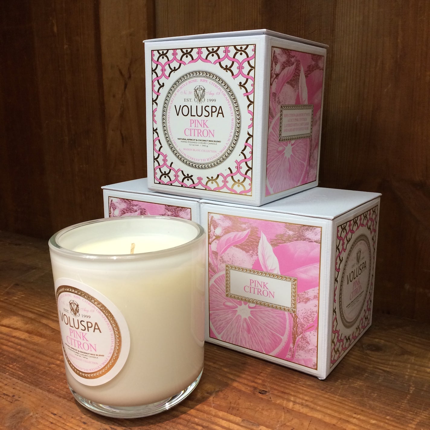VOLUSPA - PINK CITRON CLASSIC MAISON CANDLE